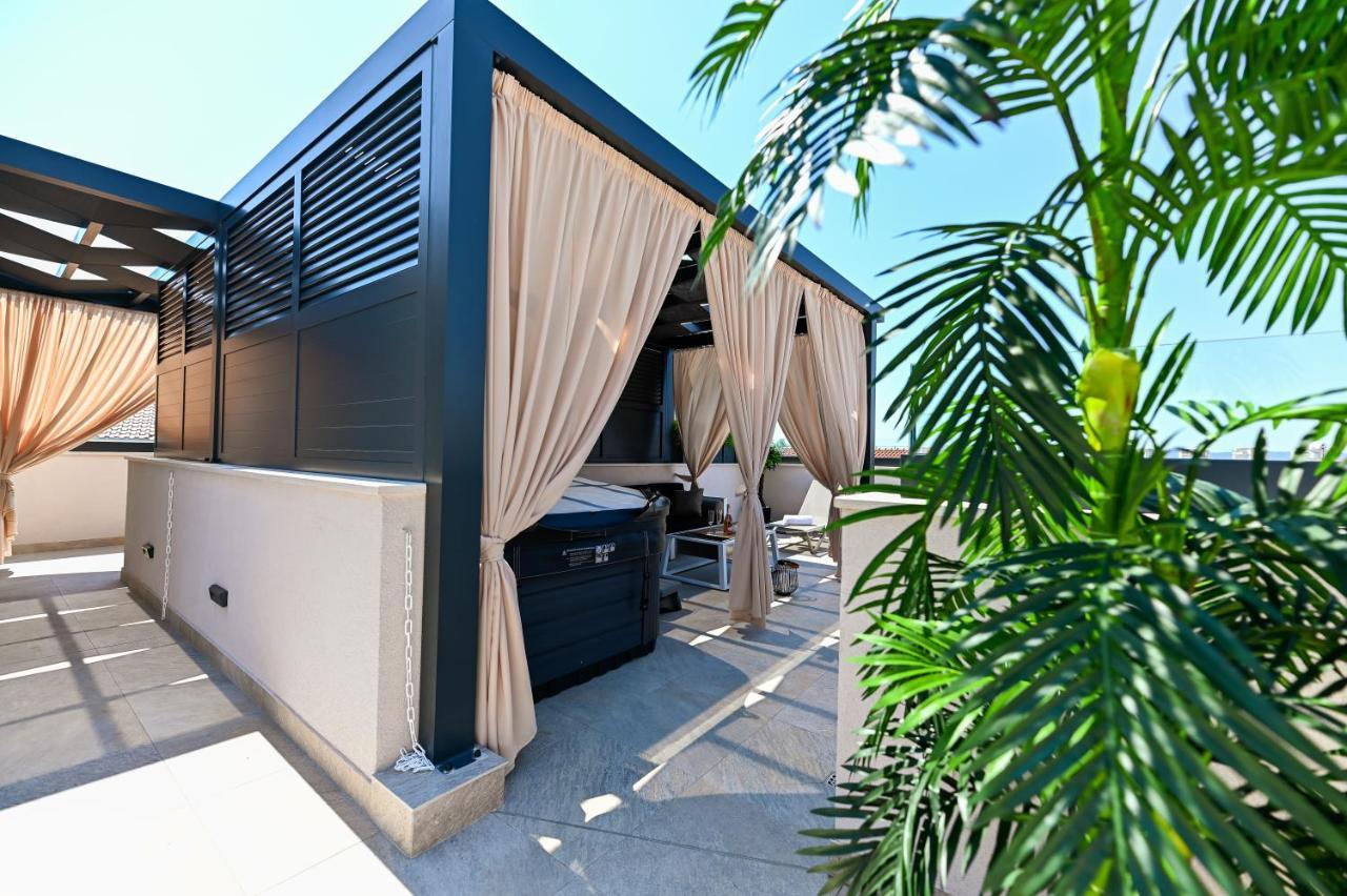 An & Lu With Rooftop Jacuzzi *