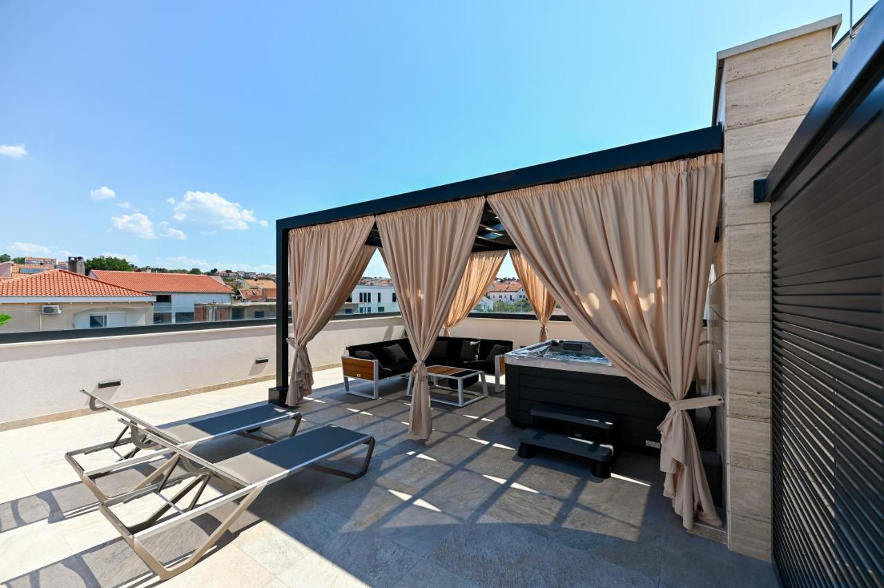 An & Lu With Rooftop Jacuzzi * Zadar